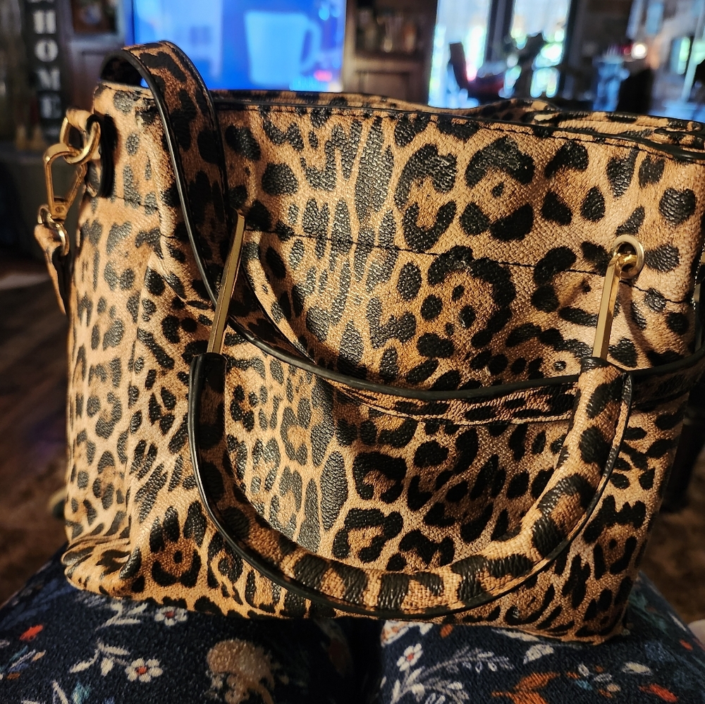 Leopard print shoulder bag. Small, no rips, tares,used once